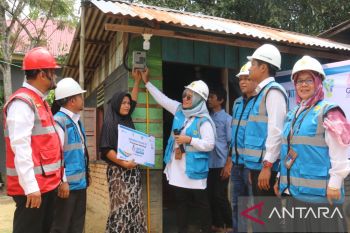 Rayakan Hari Listrik Nasional ke-77, pegawai PLN donasikan gajinya untuk biaya penyambungan listrik 3.607 keluarga prasejahtera