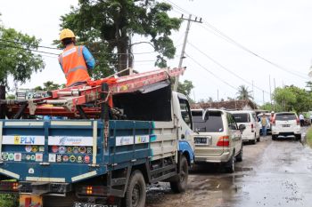 PLN Lampung pulihkan pasokan listrik pelanggan akibat banjir