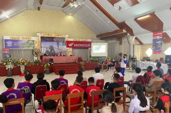 Honda Edukasi Keselamatan Berkendara kepada Pelajar SMK Kristen Getsemani Manado