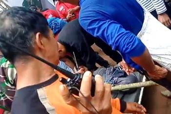 Evakuasi jenazah pendaki di Gunung Bawakareng