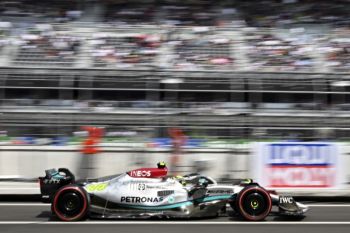 Pebalap Hamilton dibuat canggung oleh penonton GP Meksiko