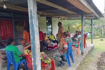 Babinsa Posramil 1708-03/BB imbau warga tetap jaga keamanan