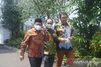 Sapaan capres ke Prabowo sebagai penghormatan, ujar Mahaimin
