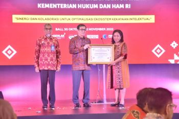 Kanwil Kemenkumham NTT terima 2 penghargaan kekayaan intelektual