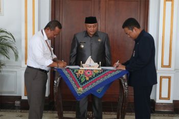 Bank Jateng serahkan satu unit mobil operasional ke RSUD Kardinah Tegal