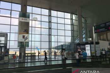 888 penerbangan dari Guangzhou China batal gara-gara temuan kasus baru COVID-19