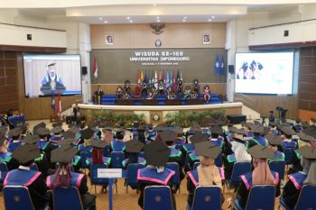 1.401 lulusan Undip berpredikat cum laude diwisuda