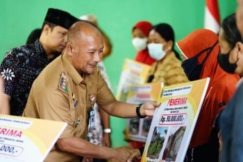 Warga Banyutowo Pati dapat bantuan rehab rumah