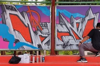Seniman grafiti Madura dan Yogyakarta terlibat dalam "Sudut Kota Infinity" di Sumenep