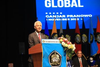 Ganjar Pranowo berikan orasi ilmiah saat hadiri wisuda Universitas Pancasila