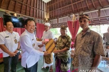 Bupati Bangli hibahkan Rp10 juta ke-22 subak