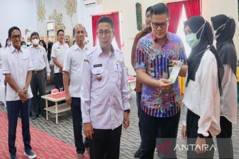 Disperindagkop UKM Murung Raya latih 30 orang membuat batik cap