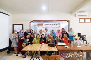 Dosen Farmasi Unand Gelar FGD Program Matching Fund "Sekretom Stem Cell Sebagai Bahan Aktif Skincare Antiaging"