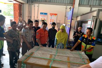 Sumbar perdana ekspor ikan tuna segar melalui bandara pasca COVID-19