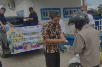 Dinas Ketahanan Pangan Sulbar gelar operasi pasar untuk tekan inflasi