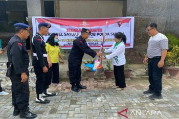 Brimob Polda Sultra bakti sosial di tiga rumah ibadah sambut HUT ke-77