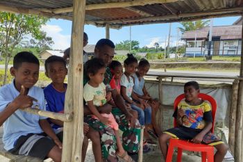 Koramil Biak Kota beri pemahaman nilai nasionalisme ke anak-anak