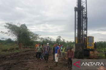 Perlancar akses daerah terisolir, Pemkab Pasbar bangun jembatan menuju Sikilang