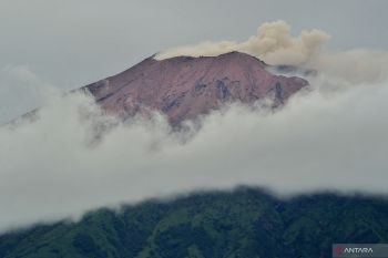 Gunung Kerinci kembali erupsi