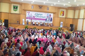Ribuan insan hadiri ceramah Ustadz Abdul Somad di Gedung Kubuang 13 Solok