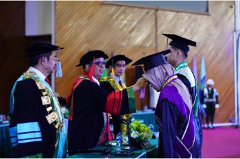 Rektor Unand berpesan wisudawan jangan takut gagal