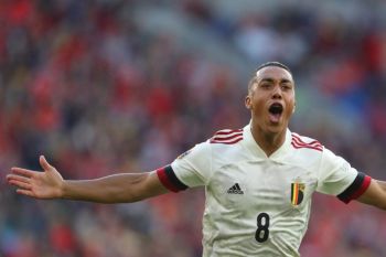 Pemain Tielemans dan Barnes jauhkan Leicester zona degradasi