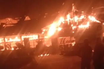 Sejumlah ruangan SMAN 1 di Padang Pariaman terbakar