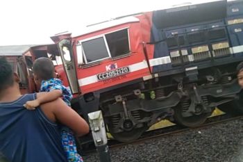 KAI Tanjungkarang sampaikan permohonan maaf batalnya perjalanan KA akibat kecelakaan KA Babaranjang