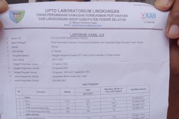 DLH Pesisir Selatan nyatakan air parit di belakang PT Kemilau Permata Sawit tercemar