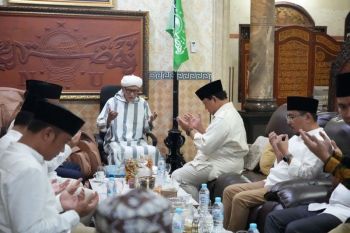 Menhan Prabowo Subianto sowan ke kediaman Rais Aam PB NU di Surabaya
