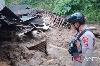 Rumah tertimbun kongsor, warga meninggal
