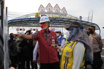 Ganjar berharap  Tol Semarang-Demak Seksi II beroperasi saat Natal-Tahun Baru