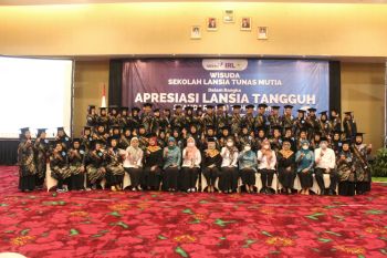BKKBN Lampung menggelar sekolah lansia tangguh