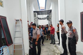 Polisi geledah rumdis oknum pegawai KSOP Tarakan terkait kasus pungli