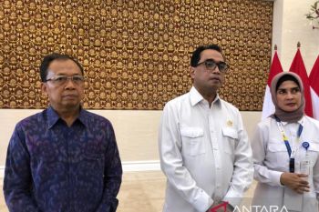 Menhub meminta tidak ada penurunan penerbangan komersial saat pembatasan