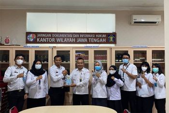 Bawaslu Semarang ingatkan kegiatan legislatif jangan cantumkan logo parpol