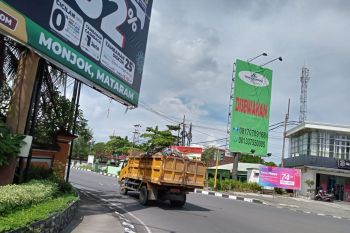 DLH Mataram mengalihkan jalur pengangkutan sampah selama WSBK