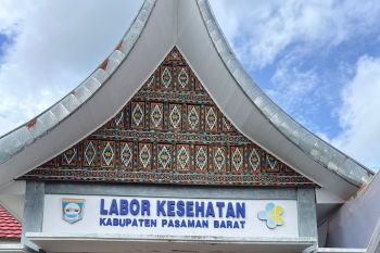 Pemkab Pasbar resmikan laboratorium kesehatan daerah