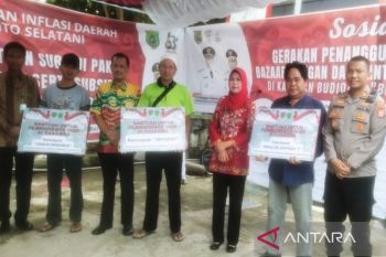 Kendalikan inflasi, Pemkab Barsel beri bantuan kepada pembudidaya ikan
