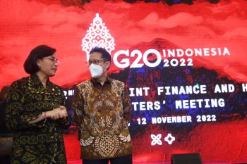 Menkes : Pandemi COVID-19 ungkap situasi ekonomi dan kesehatan terkait erat