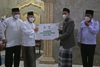 Wapres Salurkan Bantuan Microfinance Baznas