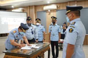 Kakanwil Kemenkumham Sumsel lantik tiga pejabat
