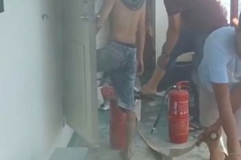 Bagian Kapal Garda Maritim 3  terbakar saat berlayar dari Rote menuju Kuoang