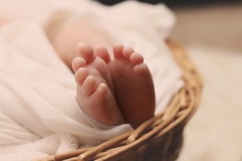 Polisi kejar penculik bayi dengan menggunakan senjata tajam