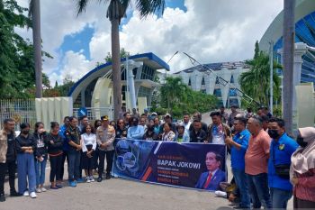 Warga Kupang gelar aksi pembagian ribuan pamflet dukung G20