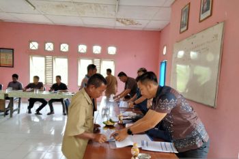 Dinas Pertanian OKU distribusikan 343 kartu tani