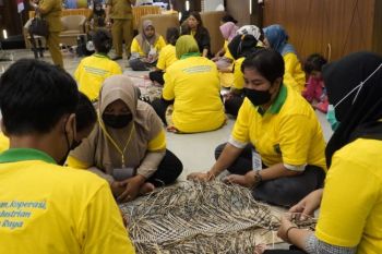 Pemkot Palangka Raya lestarikan seni "menjawet uwei"