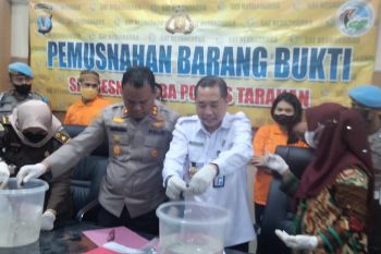 Polres Tarakan musnahkan 982,18 gram sabu