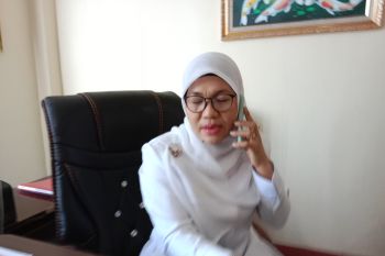 Lima ton ikan KJA di Danau Maninjau dipindahkan antisipasi kematian massal