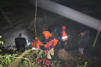 Banjir longsor di Banyumas, BPBD evakuasi warga terjebak banjir